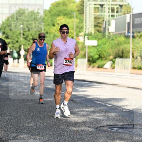 06.09.2026 - CURREX Alsterlauf Dr. Thomas Lammeyer http://msf.ph/oto/10125438 06.09.2026 09:43:23 Laufen 2731, 5419, 2752 meine-sportfotos.de