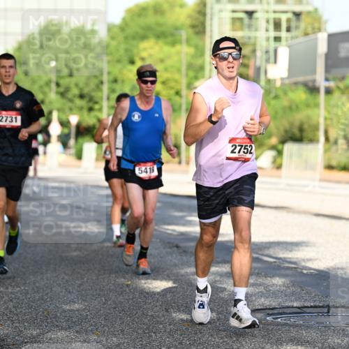 06.09.2026 - CURREX Alsterlauf Dr. Thomas Lammeyer http://msf.ph/oto/10125448 06.09.2026 09:43:24 Laufen 2731, 5419, 2752 meine-sportfotos.de