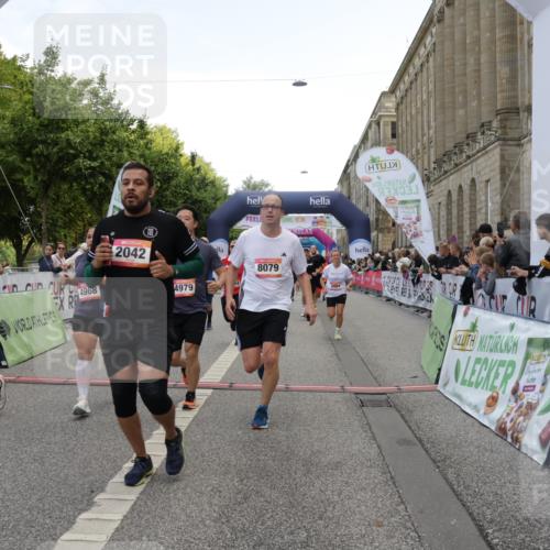 06.09.2026 - CURREX Alsterlauf Yannick Fuchs http://msf.ph/oto/10125450 06.09.2026 10:03:58 Ziel 2042, 2657, 2989, 3094, 3378, 3384, 3405, 3651, 3745, 3752, 3766, 4004, 4672, 4968, 4972, 4979, 5284, 5468, 6247, 8044, 8079 meine-sportfotos.de