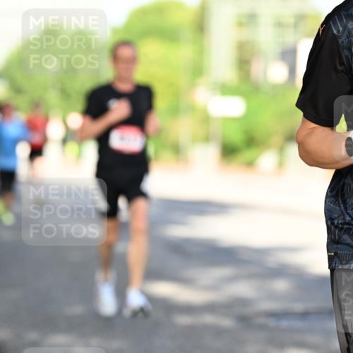 06.09.2026 - CURREX Alsterlauf Dr. Thomas Lammeyer http://msf.ph/oto/10125472 06.09.2026 09:43:27 Laufen 27 meine-sportfotos.de
