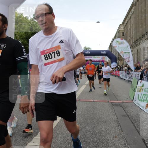 06.09.2026 - CURREX Alsterlauf Yannick Fuchs http://msf.ph/oto/10125473 06.09.2026 10:03:59 Ziel 2042, 2657, 2989, 3378, 3384, 3651, 3745, 3752, 3766, 4004, 4672, 4968, 4972, 4979, 5061, 5284, 5468, 6247, 8044, 8079 meine-sportfotos.de