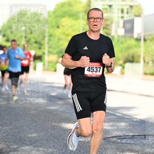 06.09.2026 - CURREX Alsterlauf Dr. Thomas Lammeyer http://msf.ph/oto/10125481 06.09.2026 09:43:28 Laufen 4537 meine-sportfotos.de