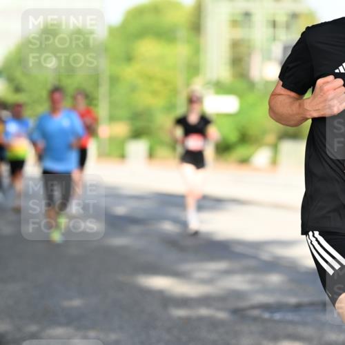 06.09.2026 - CURREX Alsterlauf Dr. Thomas Lammeyer http://msf.ph/oto/10125489 06.09.2026 09:43:29 Laufen 4537 meine-sportfotos.de