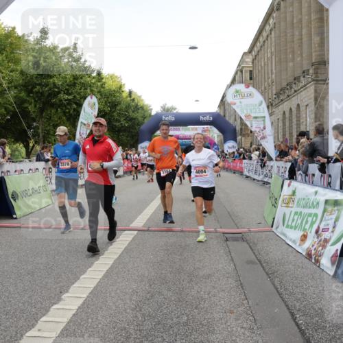 06.09.2026 - CURREX Alsterlauf Yannick Fuchs http://msf.ph/oto/10125498 06.09.2026 10:04:00 Ziel 2042, 2091, 2657, 2989, 3378, 3384, 3651, 3745, 3752, 3766, 4004, 4672, 4968, 4972, 4979, 5061, 5284, 5468, 6247, 8044, 8079 meine-sportfotos.de