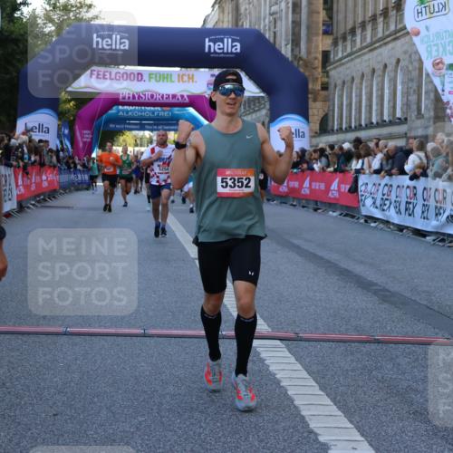 06.09.2026 - CURREX Alsterlauf Strokosch-Dieckow http://msf.ph/oto/10125513 06.09.2026 09:45:17 Ziel 2449, 2489, 3873, 4331, 5254, 5266, 5341, 5352, 5770, 5887, 5926, 6476, 8020 meine-sportfotos.de