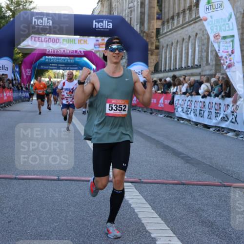 06.09.2026 - CURREX Alsterlauf Strokosch-Dieckow http://msf.ph/oto/10125530 06.09.2026 09:45:18 Ziel 2449, 2489, 2498, 3211, 4331, 5254, 5266, 5352, 5887, 5926, 6476, 8020 meine-sportfotos.de