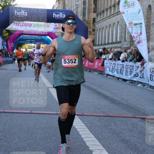 06.09.2026 - CURREX Alsterlauf Strokosch-Dieckow http://msf.ph/oto/10125540 06.09.2026 09:45:18 Ziel 2449, 2489, 2498, 3211, 4331, 5254, 5266, 5352, 5887, 5926, 6476, 8020 meine-sportfotos.de