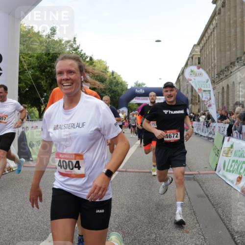 06.09.2026 - CURREX Alsterlauf Yannick Fuchs http://msf.ph/oto/10125562 06.09.2026 10:04:02 Ziel 2042, 2091, 2164, 2657, 2677, 2989, 3100, 3239, 3378, 3384, 3562, 3651, 3745, 3752, 4004, 4495, 4672, 4968, 4972, 4979, 5061, 5284, 5401, 5468, 5709, 6056, 8044, 8079 meine-sportfotos.de