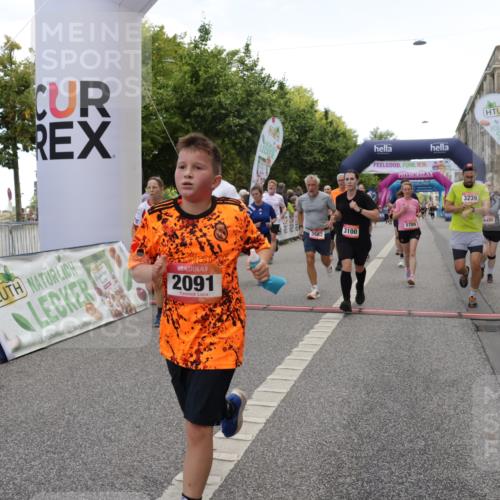 06.09.2026 - CURREX Alsterlauf Yannick Fuchs http://msf.ph/oto/10125619 06.09.2026 10:04:06 Ziel 2091, 2164, 2657, 2677, 3100, 3239, 3378, 3384, 3562, 3697, 3745, 3747, 3752, 4004, 4495, 4634, 4672, 4943, 5004, 5061, 5157, 5401, 5709, 6056, 8044 meine-sportfotos.de
