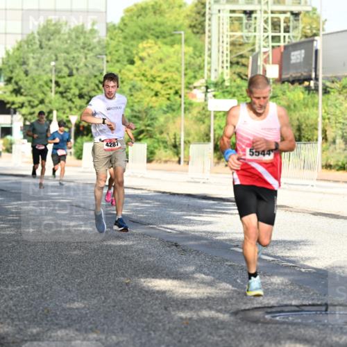 06.09.2026 - CURREX Alsterlauf Dr. Thomas Lammeyer http://msf.ph/oto/10125632 06.09.2026 09:43:43 Laufen 4287, 5544 meine-sportfotos.de