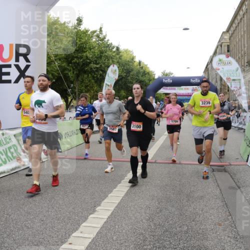 06.09.2026 - CURREX Alsterlauf Yannick Fuchs http://msf.ph/oto/10125637 06.09.2026 10:04:06 Ziel 2091, 2164, 2657, 2677, 3100, 3239, 3378, 3384, 3562, 3697, 3745, 3747, 3752, 4004, 4495, 4634, 4672, 4943, 5004, 5061, 5157, 5401, 5709, 6056, 8044 meine-sportfotos.de
