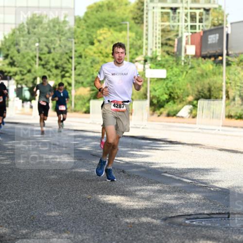 06.09.2026 - CURREX Alsterlauf Dr. Thomas Lammeyer http://msf.ph/oto/10125643 06.09.2026 09:43:44 Laufen 4287 meine-sportfotos.de