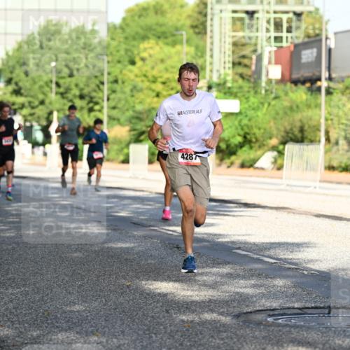 06.09.2026 - CURREX Alsterlauf Dr. Thomas Lammeyer http://msf.ph/oto/10125647 06.09.2026 09:43:44 Laufen 4287 meine-sportfotos.de