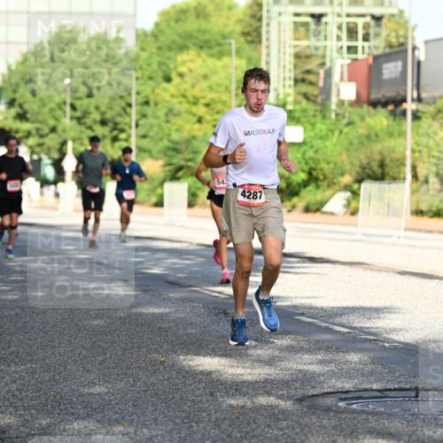 06.09.2026 - CURREX Alsterlauf Dr. Thomas Lammeyer http://msf.ph/oto/10125648 06.09.2026 09:43:44 Laufen 54, 4287 meine-sportfotos.de