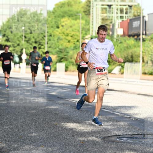 06.09.2026 - CURREX Alsterlauf Dr. Thomas Lammeyer http://msf.ph/oto/10125651 06.09.2026 09:43:45 Laufen 4287 meine-sportfotos.de