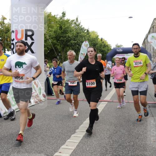 06.09.2026 - CURREX Alsterlauf Yannick Fuchs http://msf.ph/oto/10125659 06.09.2026 10:04:07 Ziel 2091, 2164, 2657, 2677, 3100, 3239, 3378, 3384, 3562, 3697, 3745, 3747, 3752, 4004, 4495, 4634, 4672, 4943, 5004, 5061, 5157, 5401, 5709, 6056, 8044, 8225 meine-sportfotos.de