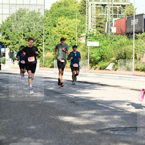 06.09.2026 - CURREX Alsterlauf Dr. Thomas Lammeyer http://msf.ph/oto/10125669 06.09.2026 09:43:47 Laufen 2556, 4193, 4716, 3678, 3432, 3617 meine-sportfotos.de