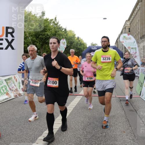 06.09.2026 - CURREX Alsterlauf Yannick Fuchs http://msf.ph/oto/10125672 06.09.2026 10:04:07 Ziel 2091, 2164, 2657, 2677, 3100, 3239, 3378, 3384, 3562, 3697, 3745, 3747, 3752, 4004, 4495, 4634, 4672, 4943, 5004, 5061, 5157, 5401, 5709, 6056, 8044, 8225 meine-sportfotos.de
