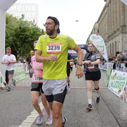 06.09.2026 - CURREX Alsterlauf Yannick Fuchs http://msf.ph/oto/10125689 06.09.2026 10:04:08 Ziel 2091, 2164, 2346, 2657, 2677, 3100, 3239, 3384, 3562, 3697, 3745, 3747, 3752, 4495, 4634, 4672, 4943, 5004, 5061, 5157, 5401, 5709, 6056, 8225 meine-sportfotos.de