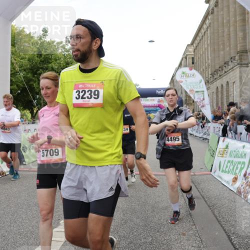 06.09.2026 - CURREX Alsterlauf Yannick Fuchs http://msf.ph/oto/10125695 06.09.2026 10:04:08 Ziel 2091, 2164, 2346, 2657, 2677, 3100, 3239, 3384, 3562, 3697, 3745, 3747, 3752, 4495, 4634, 4672, 4943, 5004, 5061, 5157, 5401, 5709, 6056, 8225 meine-sportfotos.de