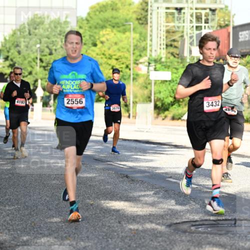 06.09.2026 - CURREX Alsterlauf Dr. Thomas Lammeyer http://msf.ph/oto/10125702 06.09.2026 09:43:50 Laufen 4193, 2556, 3432, 3678, 4890 meine-sportfotos.de