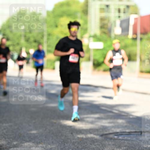 06.09.2026 - CURREX Alsterlauf Dr. Thomas Lammeyer http://msf.ph/oto/10125772 06.09.2026 09:43:56 Laufen 11 meine-sportfotos.de