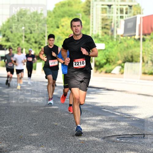 06.09.2026 - CURREX Alsterlauf Dr. Thomas Lammeyer http://msf.ph/oto/10125803 06.09.2026 09:44:00 Laufen 8157, 2210 meine-sportfotos.de