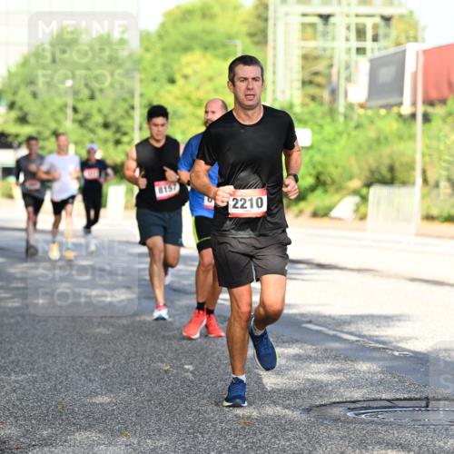 06.09.2026 - CURREX Alsterlauf Dr. Thomas Lammeyer http://msf.ph/oto/10125804 06.09.2026 09:44:00 Laufen 8157, 2210 meine-sportfotos.de