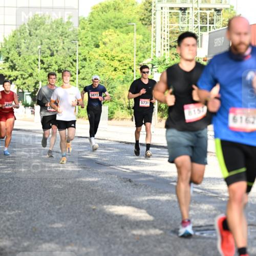 06.09.2026 - CURREX Alsterlauf Dr. Thomas Lammeyer http://msf.ph/oto/10125825 06.09.2026 09:44:02 Laufen 8104, 6021, 6255, 5877, 5731, 8157, 6162 meine-sportfotos.de