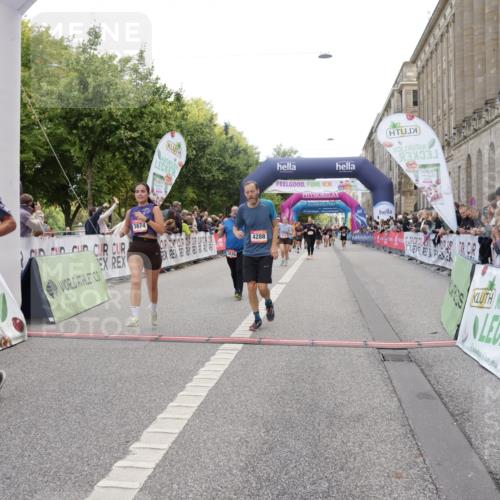 06.09.2026 - CURREX Alsterlauf Yannick Fuchs http://msf.ph/oto/10125831 06.09.2026 10:04:14 Ziel 2346, 2677, 2830, 3697, 3747, 4119, 4288, 4495, 4634, 4943, 5004, 5157, 5674, 5709, 5713, 8225 meine-sportfotos.de