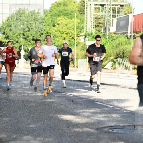 06.09.2026 - CURREX Alsterlauf Dr. Thomas Lammeyer http://msf.ph/oto/10125835 06.09.2026 09:44:03 Laufen 8104, 6021, 6255, 2605, 5877, 5731 meine-sportfotos.de