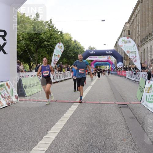 06.09.2026 - CURREX Alsterlauf Yannick Fuchs http://msf.ph/oto/10125845 06.09.2026 10:04:14 Ziel 2346, 2677, 2830, 3697, 3747, 4119, 4288, 4495, 4634, 4943, 5004, 5157, 5674, 5709, 5713, 8225 meine-sportfotos.de