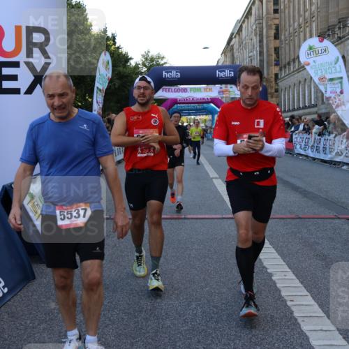 06.09.2026 - CURREX Alsterlauf Strokosch-Dieckow http://msf.ph/oto/10125883 06.09.2026 09:46:07 Ziel 2122, 2828, 3404, 5537, 5846, 6014, 6256, 8158, 8210 meine-sportfotos.de