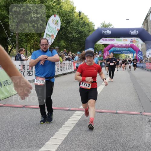 06.09.2026 - CURREX Alsterlauf Yannick Fuchs http://msf.ph/oto/10125898 06.09.2026 10:04:17 Ziel 2346, 2830, 3959, 3962, 4119, 4131, 4288, 5046, 5674, 5713, 8225 meine-sportfotos.de