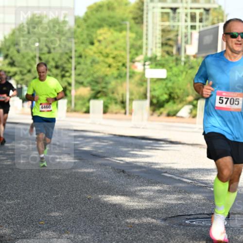 06.09.2026 - CURREX Alsterlauf Dr. Thomas Lammeyer http://msf.ph/oto/10125919 06.09.2026 09:44:13 Laufen 4460, 5705 meine-sportfotos.de