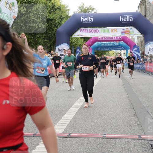 06.09.2026 - CURREX Alsterlauf Yannick Fuchs http://msf.ph/oto/10125944 06.09.2026 10:04:18 Ziel 2346, 2830, 3959, 3962, 4119, 4131, 4288, 4812, 5046, 5674, 5713, 8225 meine-sportfotos.de