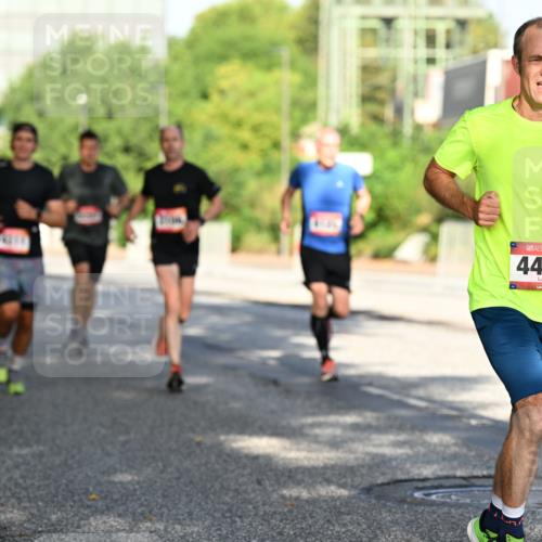 06.09.2026 - CURREX Alsterlauf Dr. Thomas Lammeyer http://msf.ph/oto/10125954 06.09.2026 09:44:16 Laufen 4460 meine-sportfotos.de