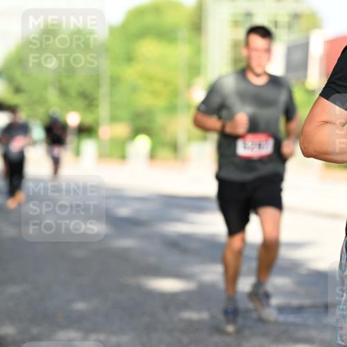 06.09.2026 - CURREX Alsterlauf Dr. Thomas Lammeyer http://msf.ph/oto/10125987 06.09.2026 09:44:19 Laufen 431 meine-sportfotos.de