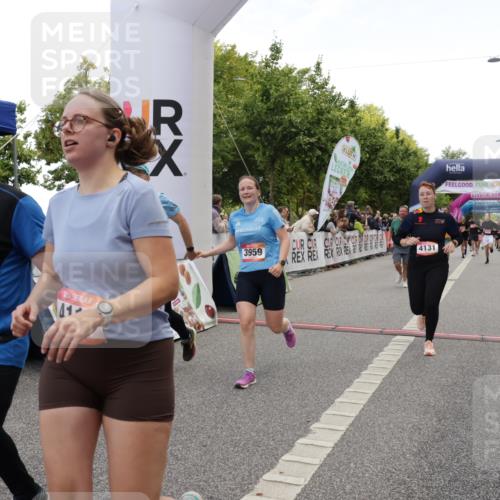 06.09.2026 - CURREX Alsterlauf Yannick Fuchs http://msf.ph/oto/10125990 06.09.2026 10:04:20 Ziel 2025, 2346, 2830, 3711, 3959, 3962, 4119, 4131, 4288, 4812, 5046, 5674, 5713, 6193 meine-sportfotos.de