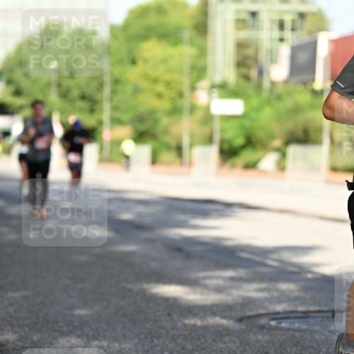 06.09.2026 - CURREX Alsterlauf Dr. Thomas Lammeyer http://msf.ph/oto/10125995 06.09.2026 09:44:20 Laufen 5297 meine-sportfotos.de