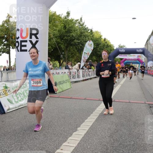 06.09.2026 - CURREX Alsterlauf Yannick Fuchs http://msf.ph/oto/10126009 06.09.2026 10:04:21 Ziel 2025, 2437, 2830, 3711, 3959, 3962, 4119, 4131, 4288, 4630, 4812, 5046, 5674, 5713, 6193 meine-sportfotos.de