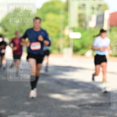 06.09.2026 - CURREX Alsterlauf Dr. Thomas Lammeyer http://msf.ph/oto/10126050 06.09.2026 09:44:25 Laufen  meine-sportfotos.de