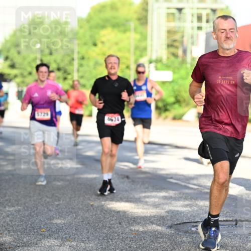 06.09.2026 - CURREX Alsterlauf Dr. Thomas Lammeyer http://msf.ph/oto/10126081 06.09.2026 09:44:29 Laufen 4674, 40, 21, 0975 meine-sportfotos.de