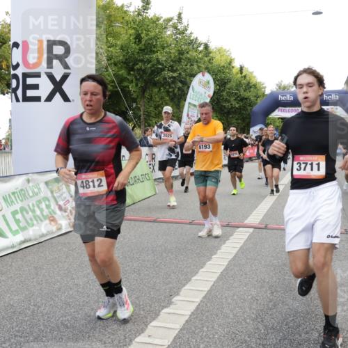 06.09.2026 - CURREX Alsterlauf Yannick Fuchs http://msf.ph/oto/10126083 06.09.2026 10:04:24 Ziel 2025, 2303, 2437, 3435, 3711, 3959, 3962, 4119, 4131, 4376, 4630, 4812, 5046, 5713, 5718, 5816, 6193 meine-sportfotos.de