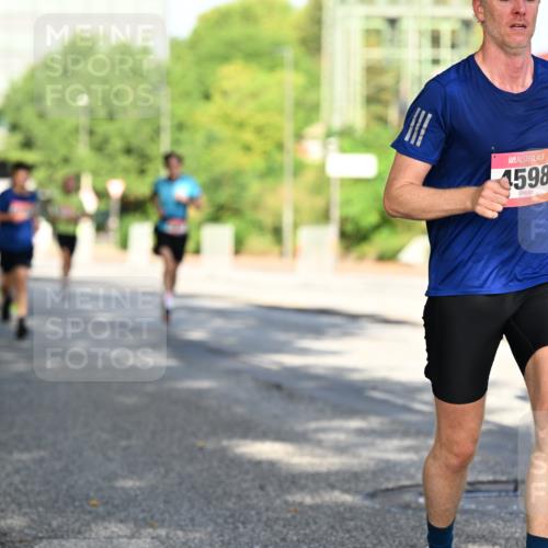 06.09.2026 - CURREX Alsterlauf Dr. Thomas Lammeyer http://msf.ph/oto/10126124 06.09.2026 09:44:34 Laufen 4598 meine-sportfotos.de
