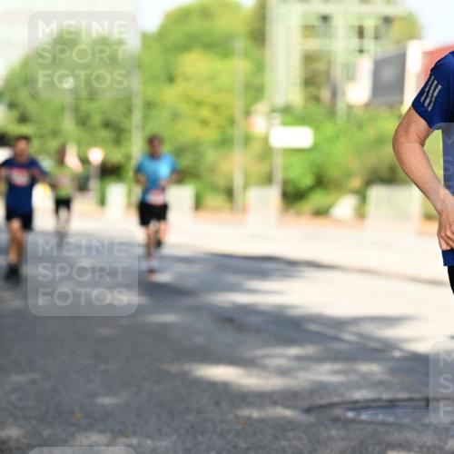 06.09.2026 - CURREX Alsterlauf Dr. Thomas Lammeyer http://msf.ph/oto/10126128 06.09.2026 09:44:34 Laufen 4598 meine-sportfotos.de