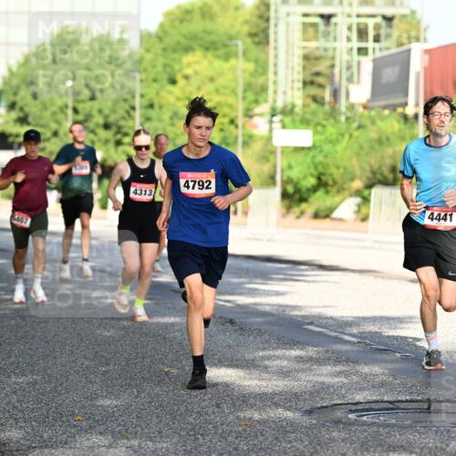 06.09.2026 - CURREX Alsterlauf Dr. Thomas Lammeyer http://msf.ph/oto/10126158 06.09.2026 09:44:37 Laufen 407, 4313, 4792, 4441 meine-sportfotos.de