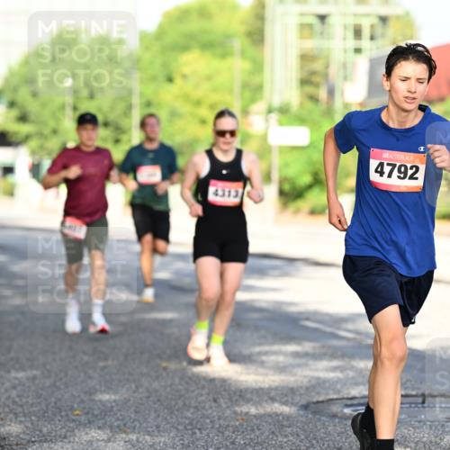 06.09.2026 - CURREX Alsterlauf Dr. Thomas Lammeyer http://msf.ph/oto/10126173 06.09.2026 09:44:38 Laufen 4313, 4792 meine-sportfotos.de