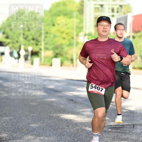 06.09.2026 - CURREX Alsterlauf Dr. Thomas Lammeyer http://msf.ph/oto/10126186 06.09.2026 09:44:41 Laufen 42, 195, 5407 meine-sportfotos.de