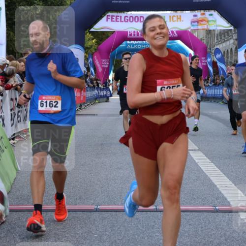 06.09.2026 - CURREX Alsterlauf Strokosch-Dieckow http://msf.ph/oto/10126202 06.09.2026 09:46:54 Ziel 2072, 3678, 4311, 4890, 5198, 5731, 6162, 6255, 8092, 8249 meine-sportfotos.de